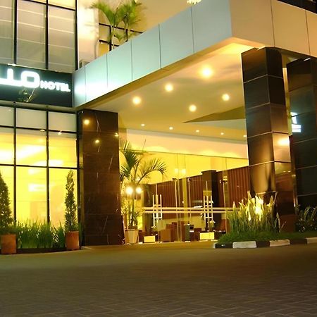 Travello Hotel Manado Exterior foto