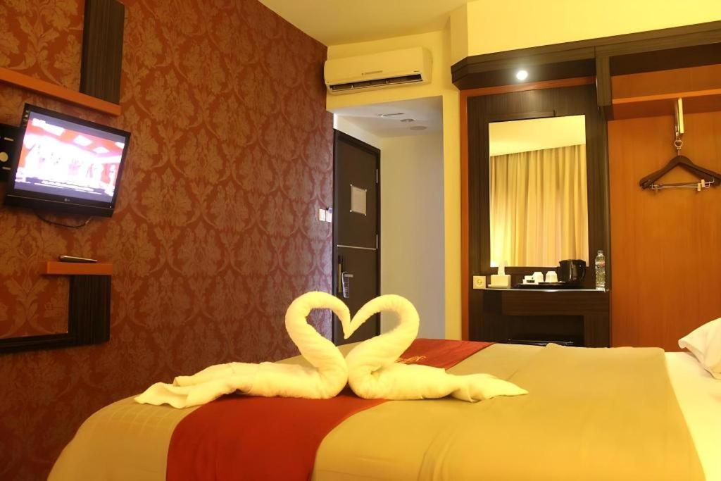 Travello Hotel Manado Exterior foto