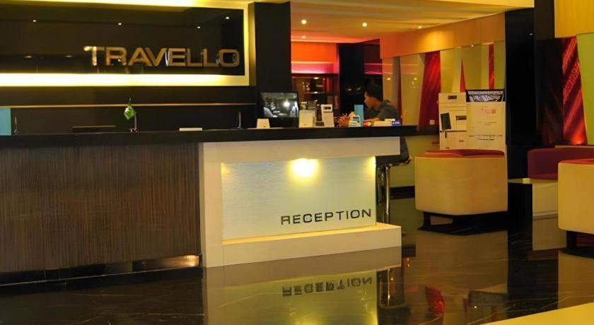 Travello Hotel Manado Exterior foto