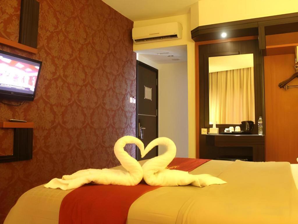 Travello Hotel Manado Exterior foto