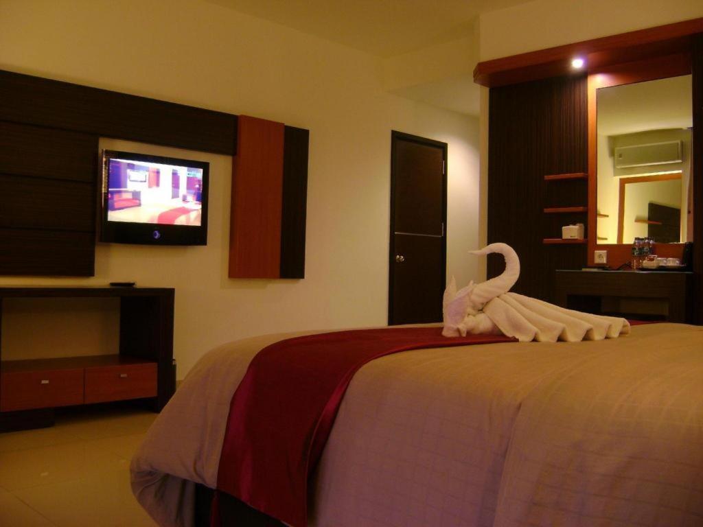Travello Hotel Manado Exterior foto