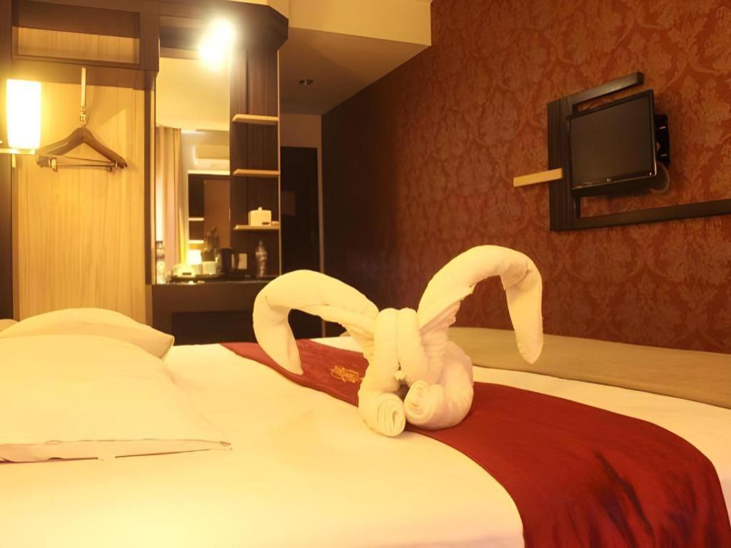 Travello Hotel Manado Exterior foto